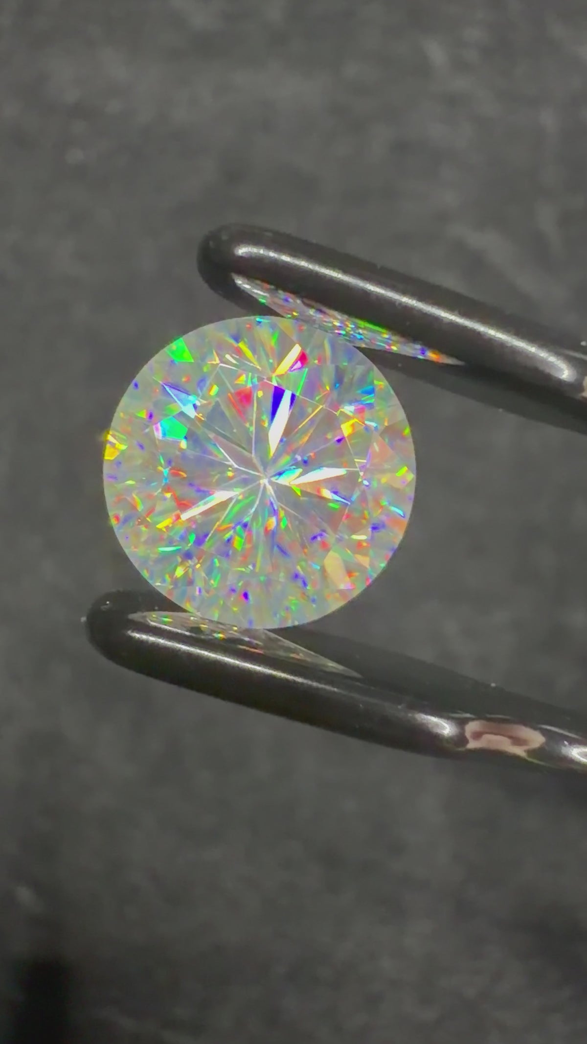 White Synthetic Rutile, Round Brilliant, 4.271ct
