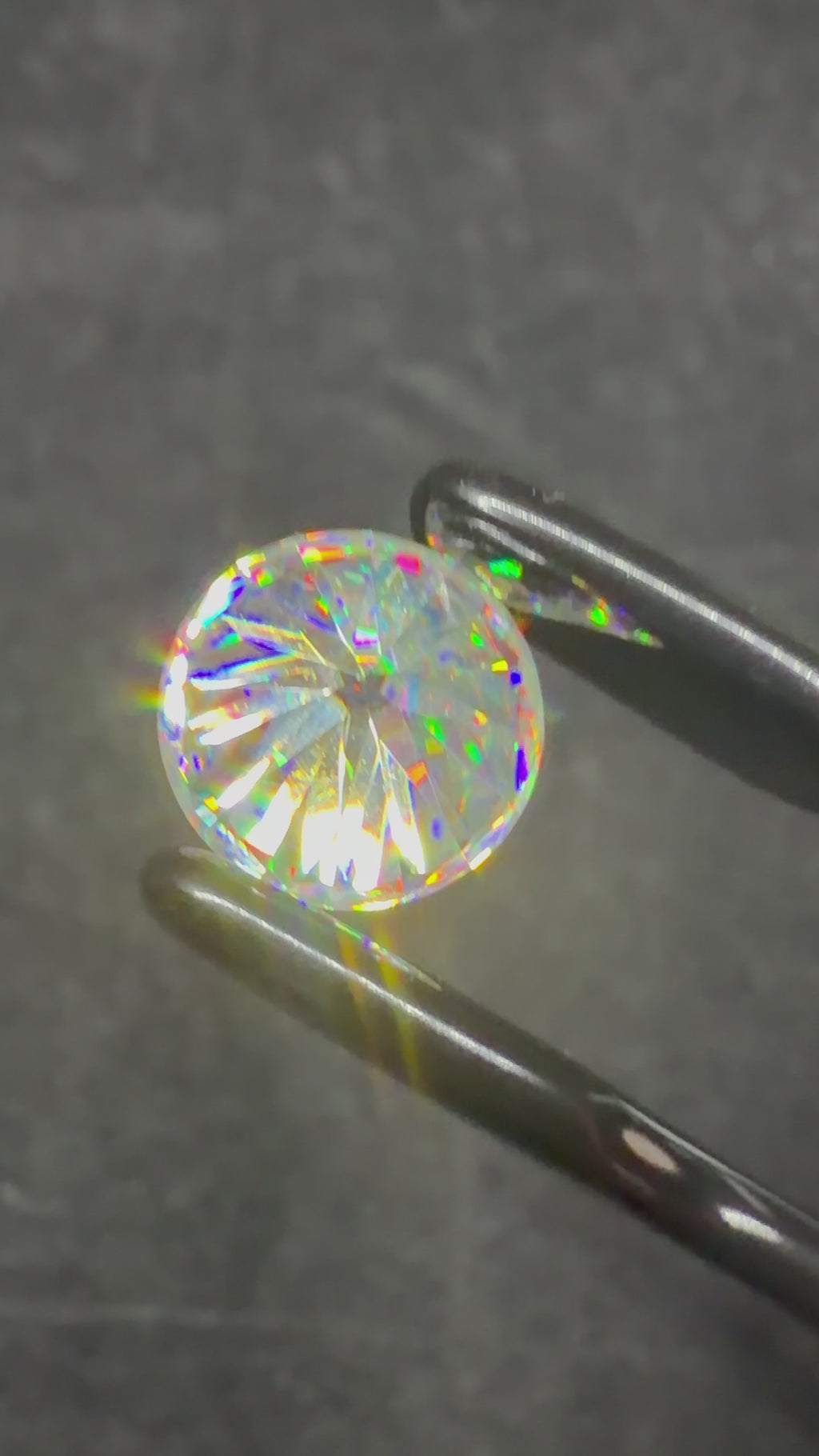 White Synthetic Rutile, Round Brilliant, 4.271ct